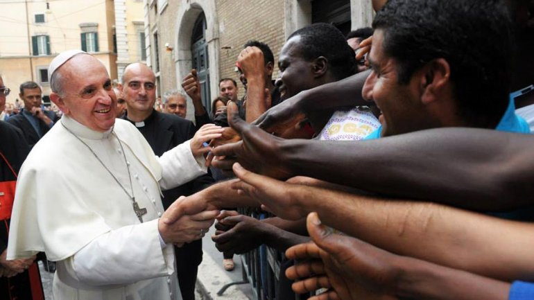 Papa Francisco: "Quien no trabaja, o no puede llevar pan a su casa, siente herida su dignidad"